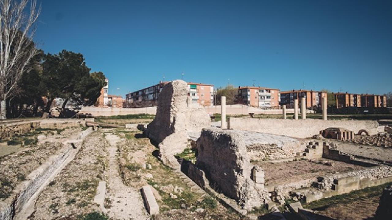 Foro y Regio II de Complutum