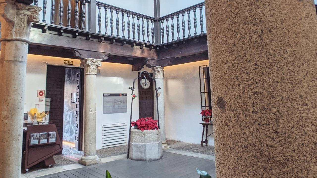 Patio del Museo Casa Natal de Cervantes en Alcalá de Henares