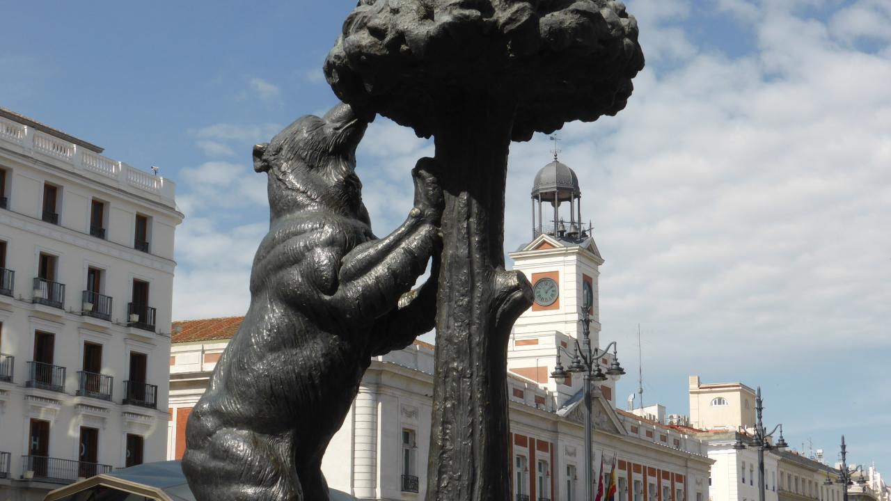 Imagen de la estatua del Oso y el Madroño de la Puerta del Sol