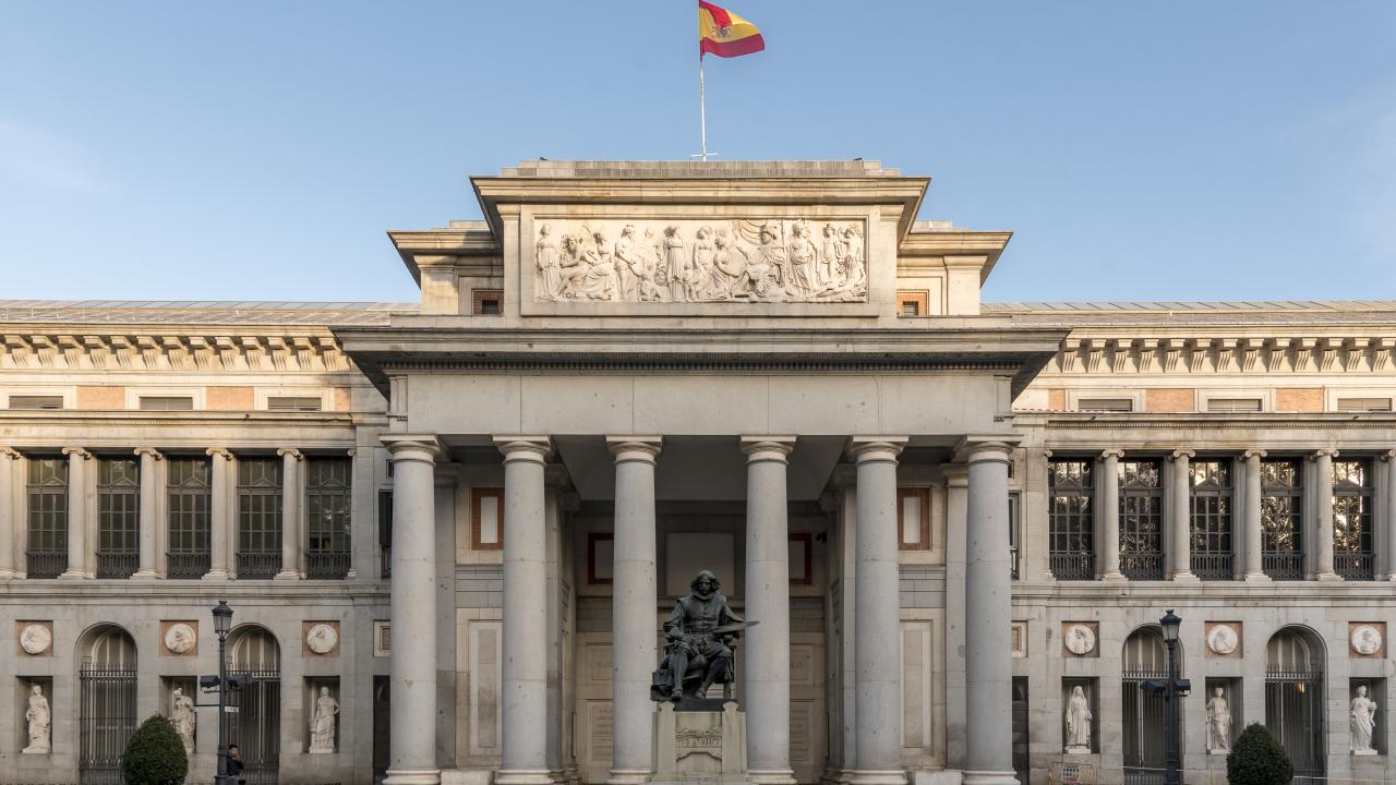 Fachada del Museo del Prado desde el paseo del Prado