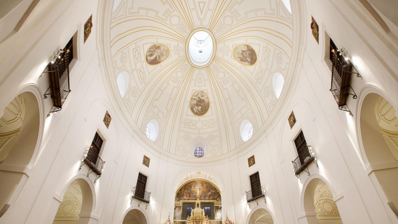 Imagen de la Cúpula desde el interior del Monasterio de San Bernardo de Alcalá de Henares