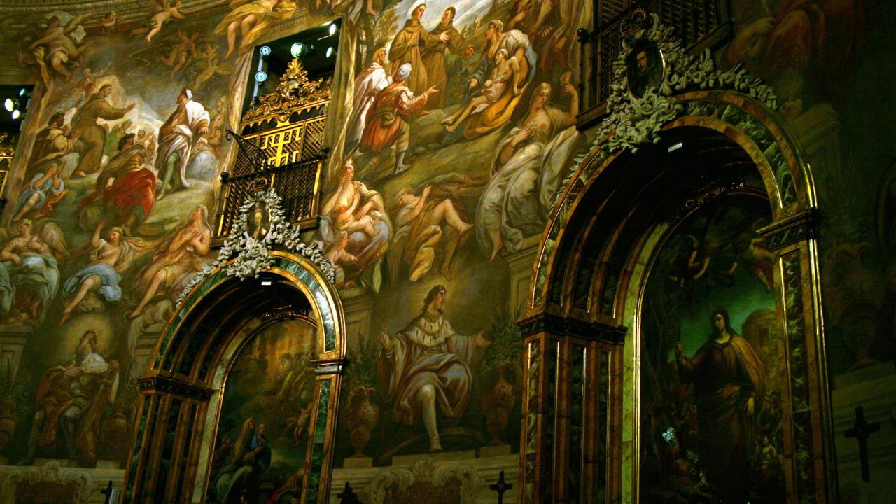 Interior de la Iglesia de San Antonio de los Alemanes decorada con frescos