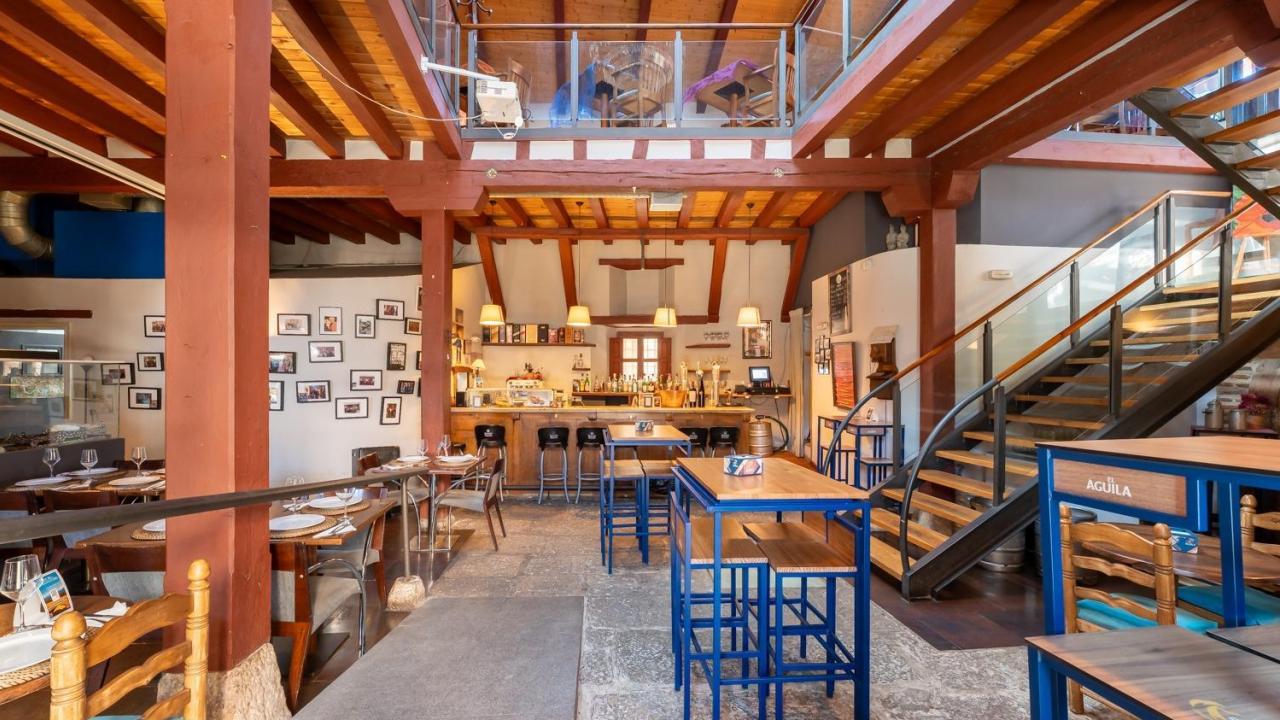 Interior del Restaurante Alfolí de la Sal en la antigua Alhondiga de Torrelaguna