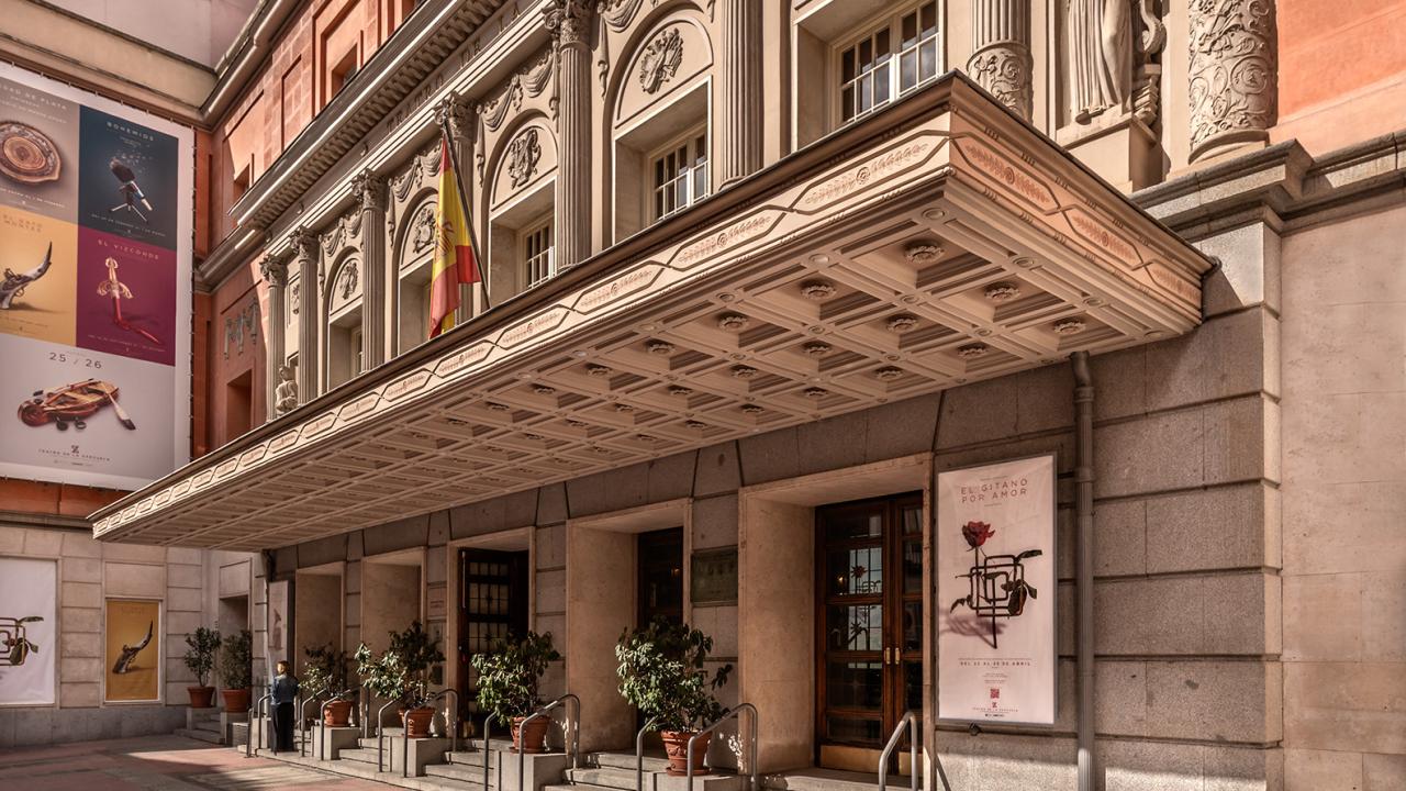 Fachada del Teatro de la Zarzuela. Foto: Javier Sanchez / Archivo de la Dirección General de Turismo y Hostelería.