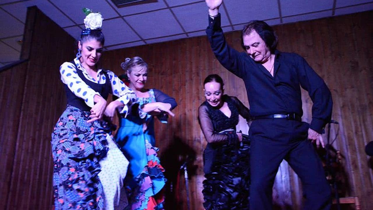 Elenco flamenco en la Taberna Flamenca El Cortijo