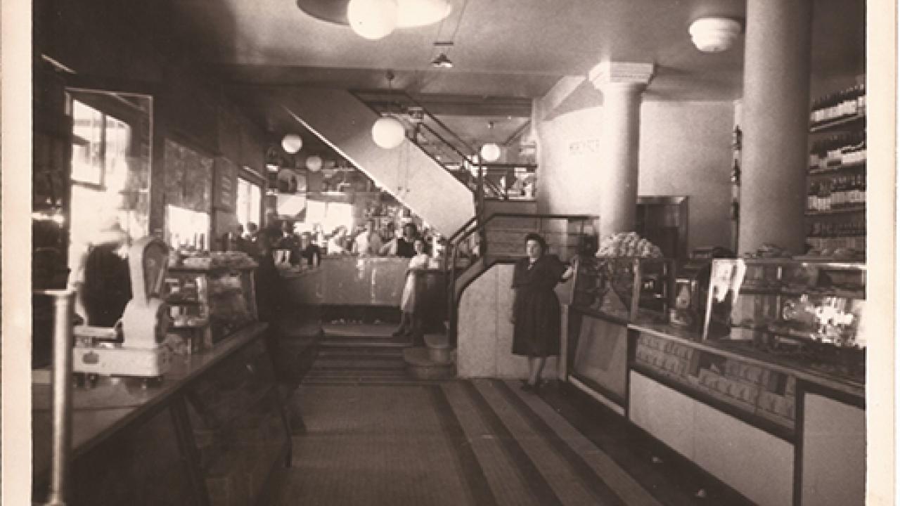 Foto histórica del interior de la Mallorquina. Foto: Archivo Histórico de La Mallorquina.