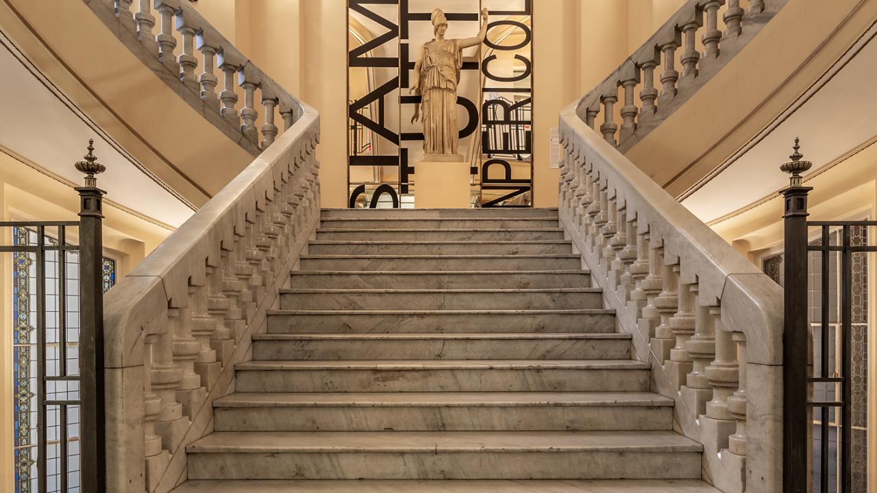 Escalera del Círculo de Bellas Artes. Foto: Javier Sánchez / Archivo de la Dirección General de Tursimo y Hostelería