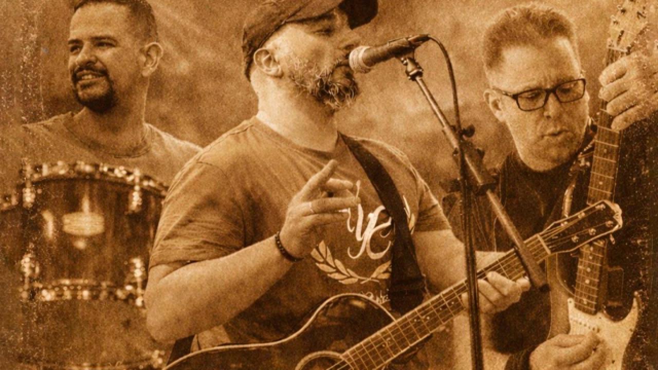 A Contrarreloj: Tributo a “El Último de la Fila"