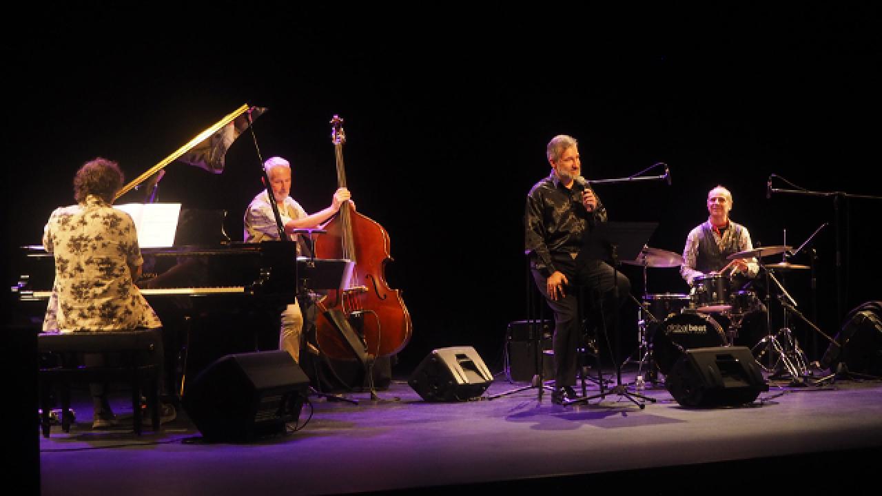 En tránsito: Homenaje a Joan Manuel Serrat