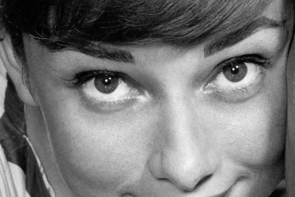 Imagen de Audrey Hepburn en blanco y negro