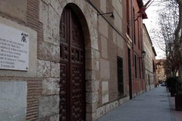 Exterior de la Casa de la Entrevista de Alcalá