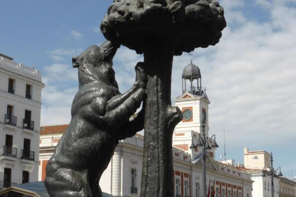 Imagen de la estatua del Oso y el Madroño de la Puerta del Sol