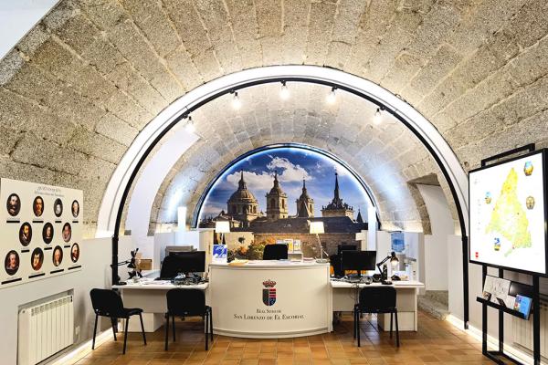 Imagen del interior de la Oficina de Turismo de San Lorenzo de El Escorial