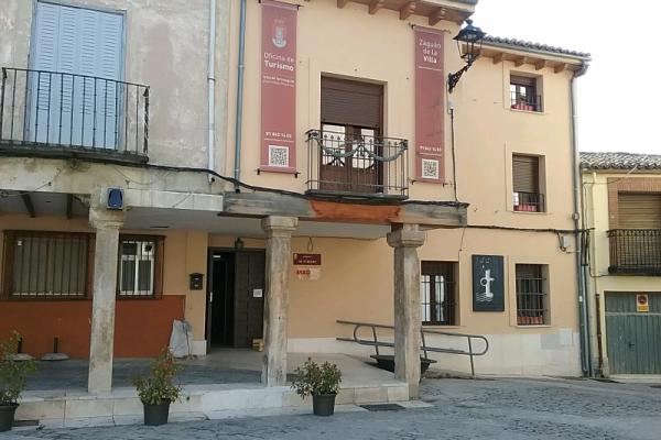 Imagen del exterior de la Oficina de Turismo de Torrelaguna