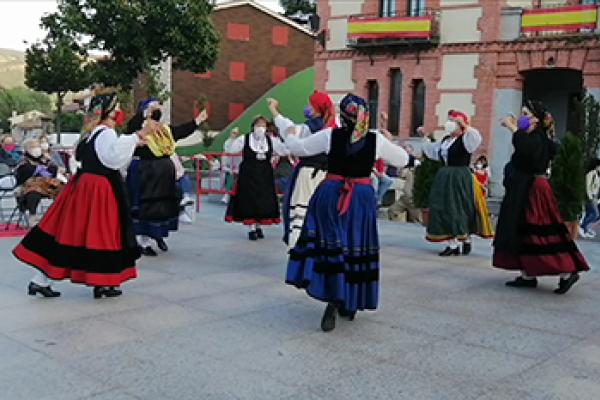 Imagen de baile de folklore tradicional de Rascafría