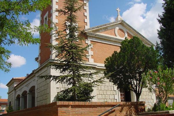 Imagen del exterior del antiguo Ayuntamiento e iglesia de San Marcos