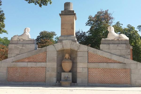 Fuente Egipcia del Retiro