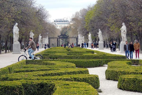 Paseo de las Estatuas del Retiro