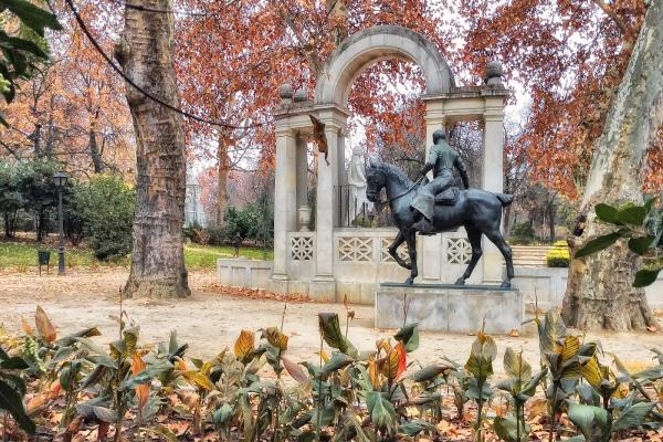 Monumento a los hermanos Álvarez Quintero