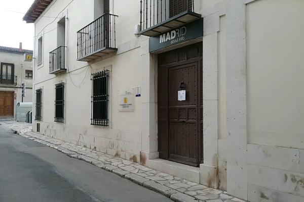 Imagen del exterior de la oficina de turismo de Colmenar de Oreja