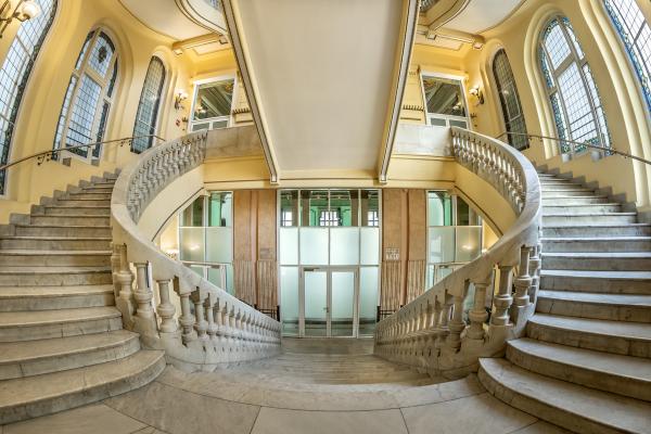 Escaleras del Círculo de Bellas Artes. Foto: Javier Sanchez / Archivo de la Dirección General de Turismo y Hostelería.
