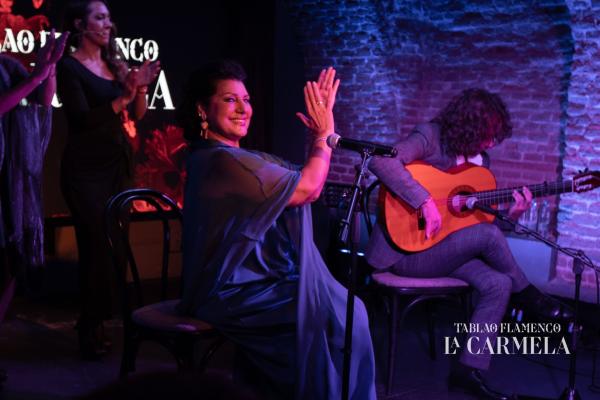 Imagen de elenco flamenco en el Tablao La Carmela