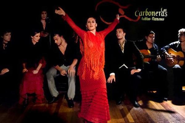Elenco flamenco en el Tablao Las Carboneras