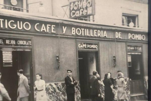 Fachada del Antiguo Café y Botillería de Pombo. [Hacia 1940] Foto Martín Santos Yubero Archivo Regional de la Comunidad de Madrid.