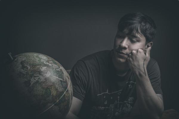 Nuevo Baztán por Anderson Romero: Una mirada a la Belleza de lo Cotidiano