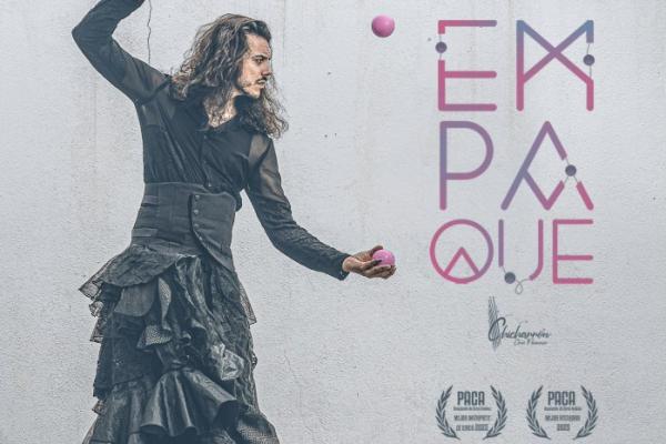 Empaque: circo, flamenco y humor
