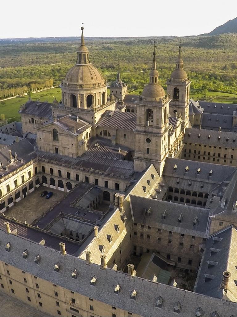 サン ロレンソ デ エル エスコリアル王立修道院 | VisitMadrid
